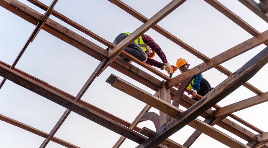 Professional gutter cleaning in Gardendale, TX